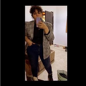 Meet your Posher, Nouran